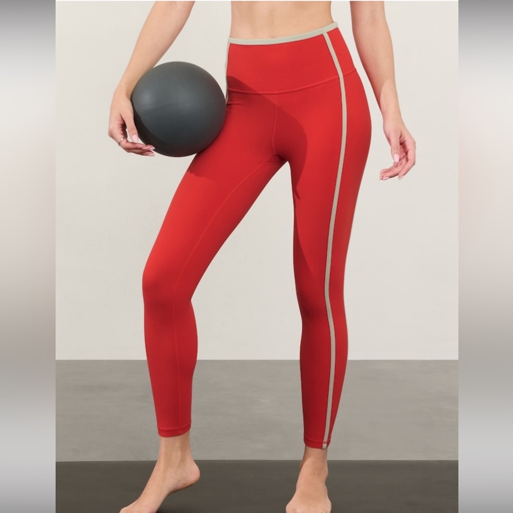 Athleta Elation Ultra High Rise 7/8 legging cardinal medium tall MT